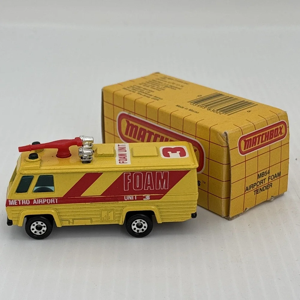 Matchbox#54 Airportfoam Tender From 1983